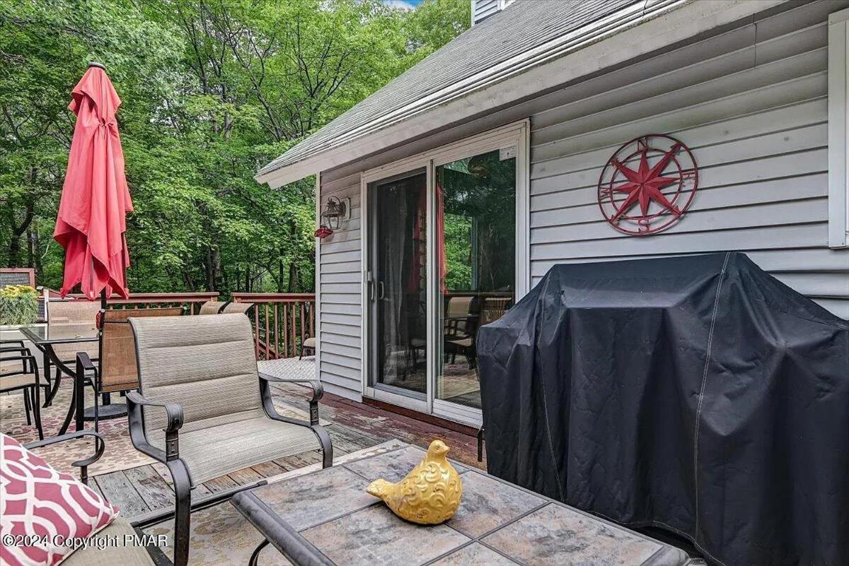 Poconos Getaway With Hot Tub-close To Attractions, Perfect For Family &friends!