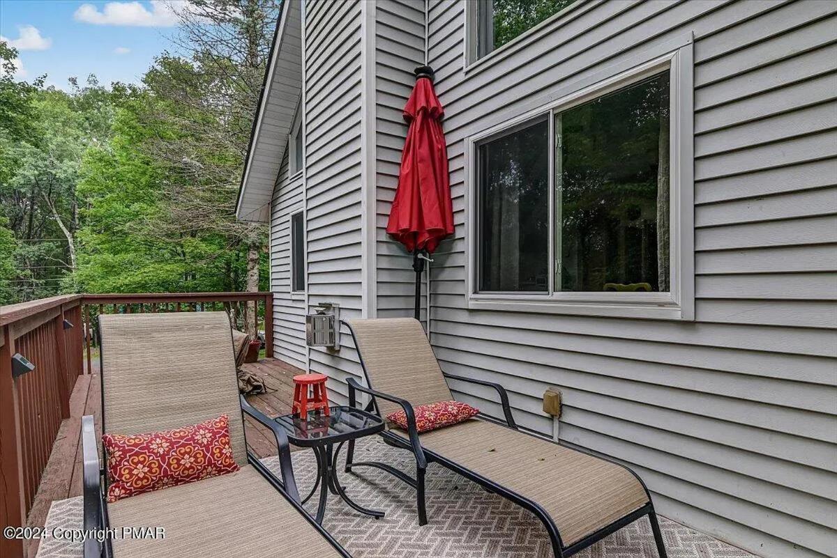 Poconos Getaway With Hot Tub-close To Attractions, Perfect For Family &friends! Holiday home