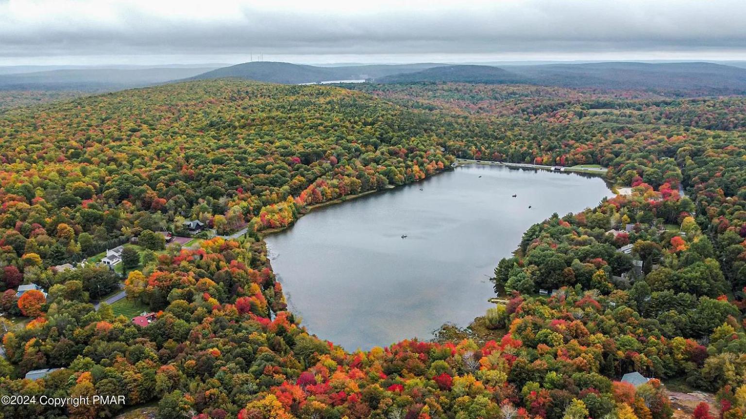 Holiday home Poconos Getaway With Hot Tub-close To Attractions, Perfect For Family &friends! *