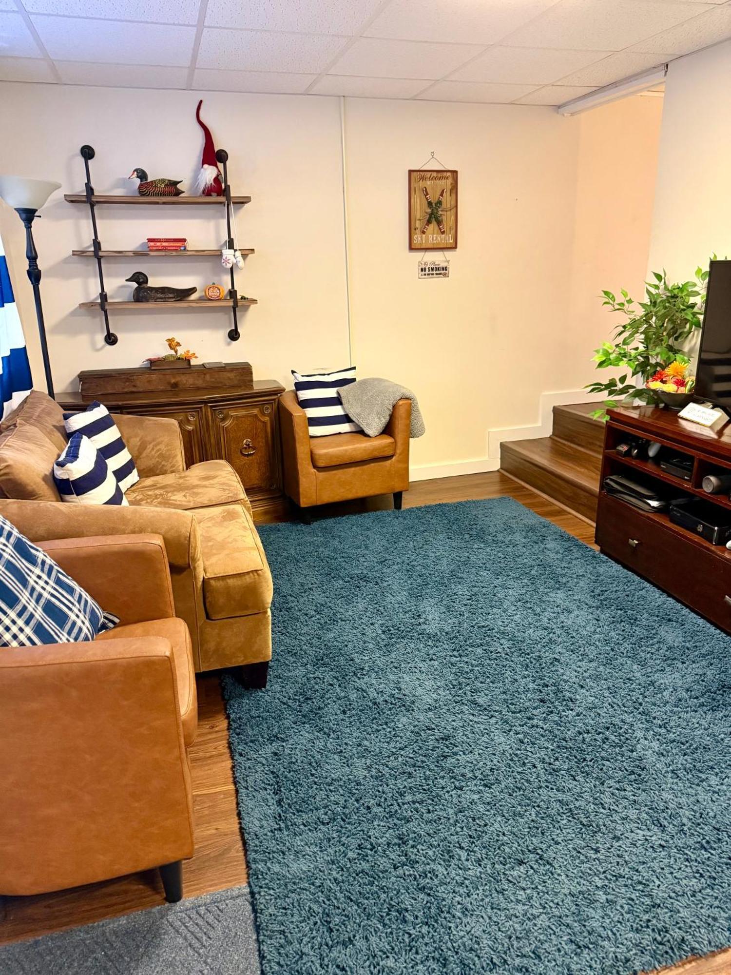 Holiday home Poconos Getaway With Hot Tub-close To Attractions, Perfect For Family &friends! Blakeslee